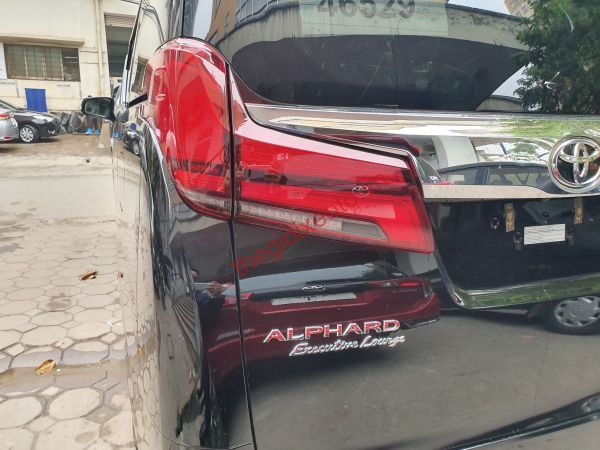 Cụm đèn hậu xe Alphard 2021