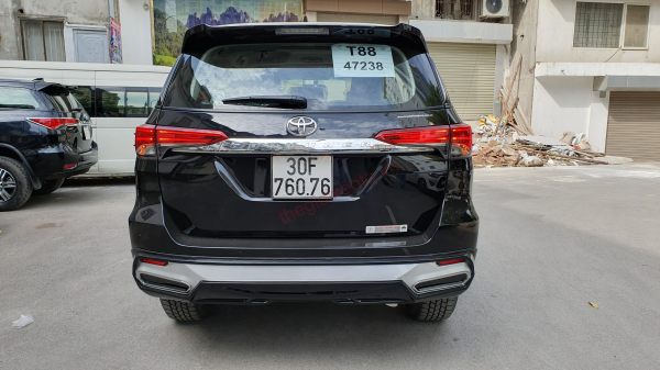 đuôi xe Fortuner 2020 độ Lexus LX 570