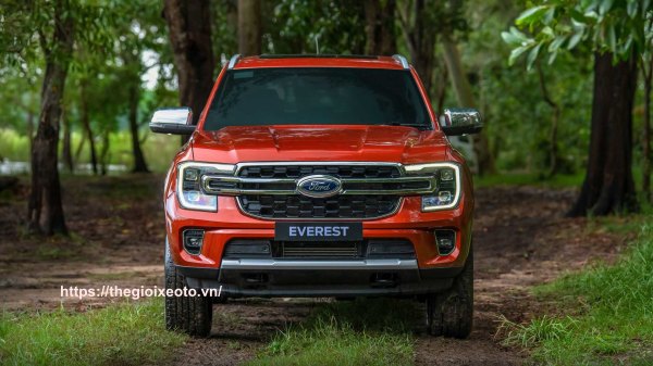 đầu xe Ford Everest 2023