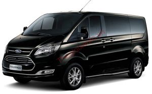 Ford Tourneo màu đen