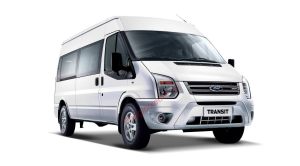 Ford Transit màu trắng	