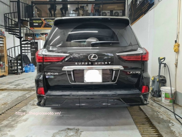 ốp cản sau Lexus LX570 Super Sport 2021 độ body kit