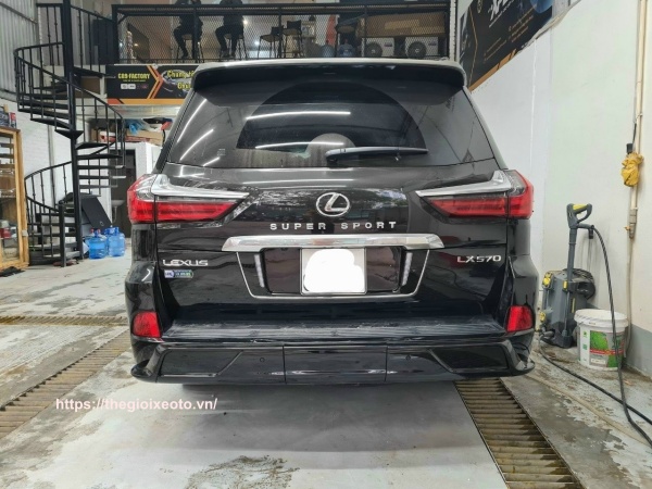 ốp cản sau Lexus LX570 Super Sport 2021 độ body kit