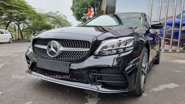 đầu xe Mercedes C180 AMG 2021