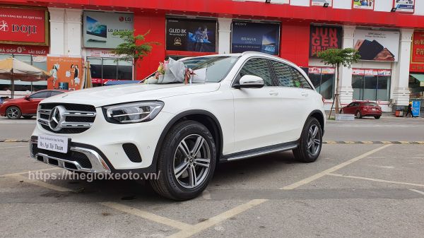 Giá xe Mercedes GLC200 4Matic 2021 lăn bánh