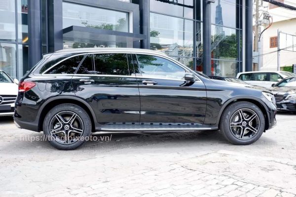thân xe MERCEDES GLC300 4Matic 2021