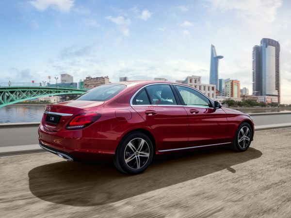 Thiết kế hông xe Mercedes C180