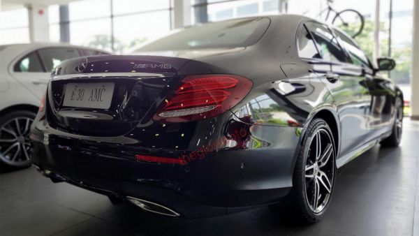 Hình ảnh Mercedes E 300 AMG 2019