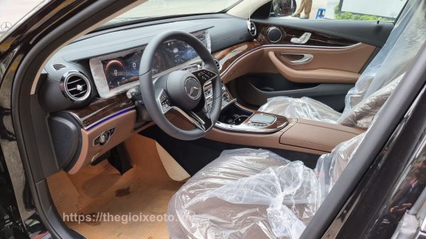 nội thất Mercedes E200 Exclusive 2021