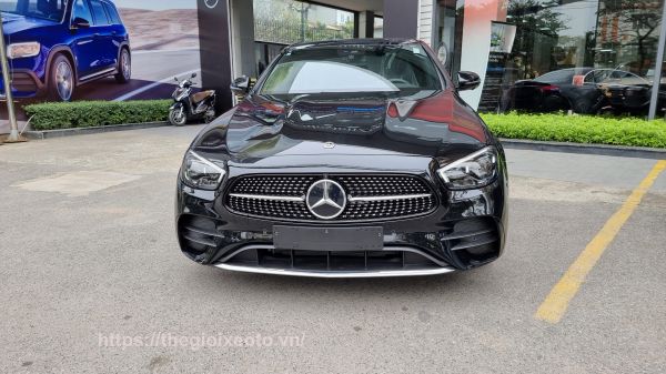 đầu xe Mercedes E300 AMG 2021