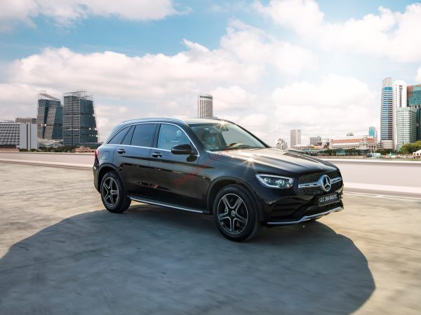 Giá xe Mercedes GLC300 4Matic 2021 lăn bánh