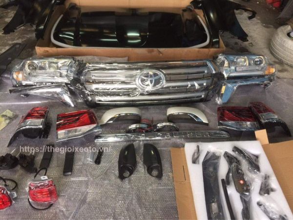 các chi tiết độ nâng đời Land Cruiser 2008 - 2015 lên 2016-2021