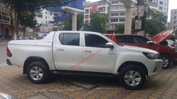 Nắp thùng thấp bán tải Toyota Hilux