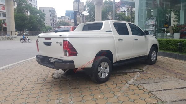 Nắp thùng thấp bán tải Toyota Hilux