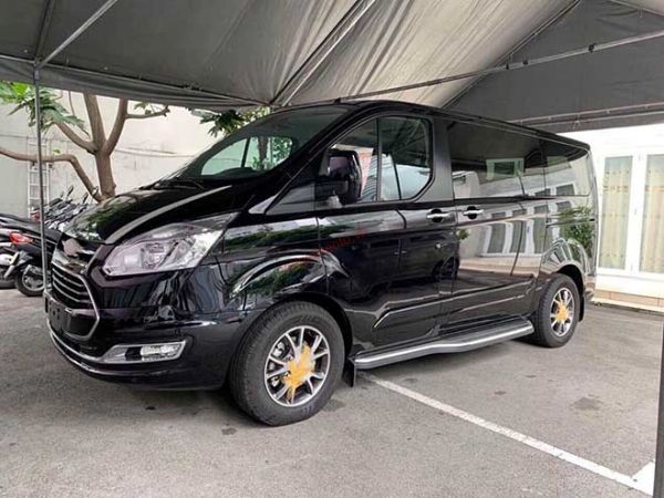 ngoai that Ford Tourneo 2019