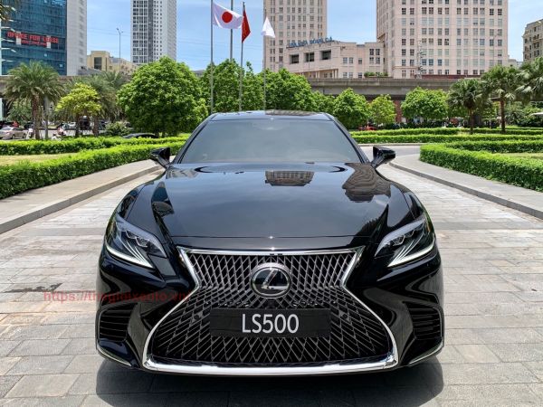 đầu xe Lexus LS 500 và Lexus LS 500h 2022