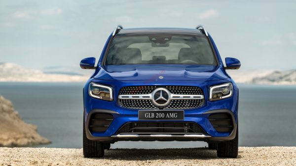 đầu xe Mercedes GLB 200 AMG 2022