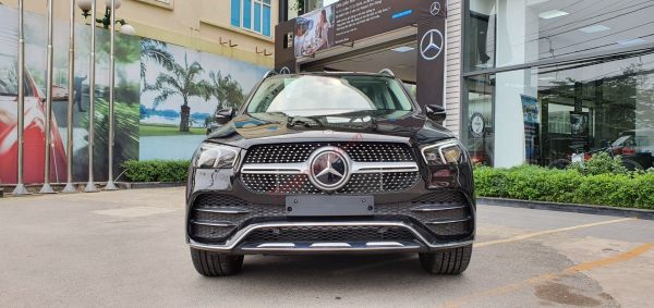 đầu xe Mercedes-Benz GLE450 4Matic 2021