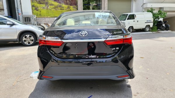 đuôi xe Altis 1.8E CVt 2021