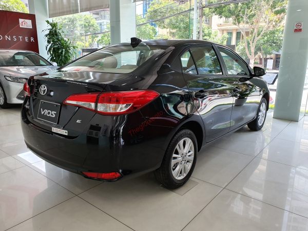 Hông xe Vios E 2021