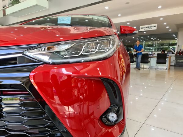 đèn pha Toyota Yaris 2021