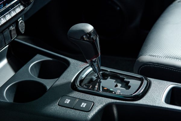 Hốp số tự động 6 cấp với 3 tính năng lái Eco và Power được trang bị trên Hilux 2022