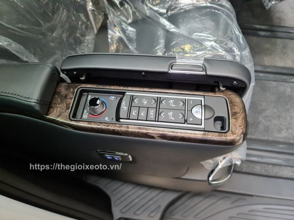 phím điều khiển ghế thương gia xe Alphard 2021