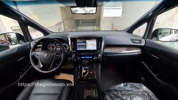 bảng taplo xe Toyota Alphard 2021