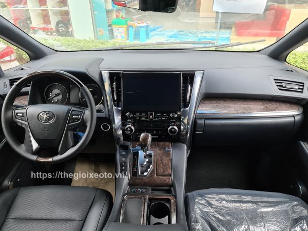 nội thất Toyota Alphard 2022