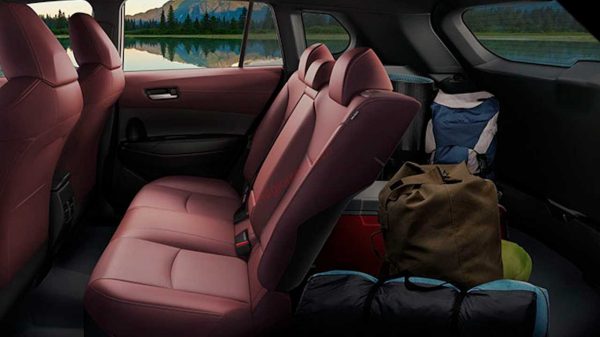 hàng ghế thứ 2 Toyota Corolla Cross 2022