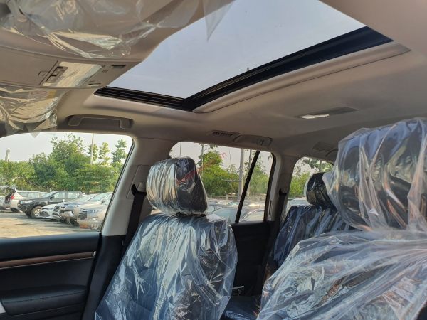 cửa sổ trời Land Cruiser 2020