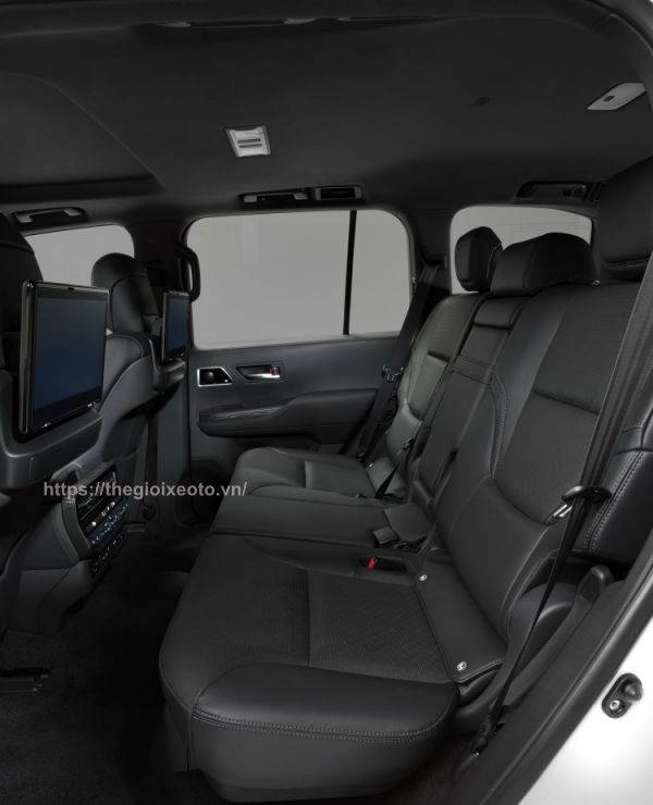 hàng ghế thứ 2 Toyota Land Cruiser 2022