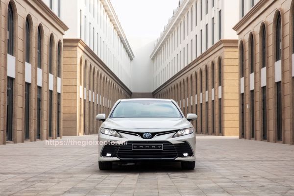 đầu xe toyota camry q 2022