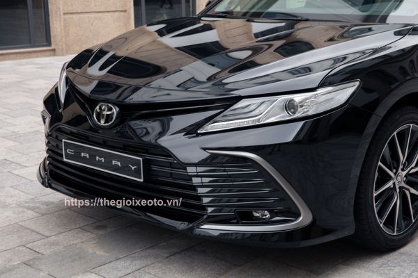 đầu xe Camry 2.0Q và Camry 2.5Q 2022