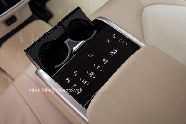 bệ tỳ tay Toyota Camry 2023