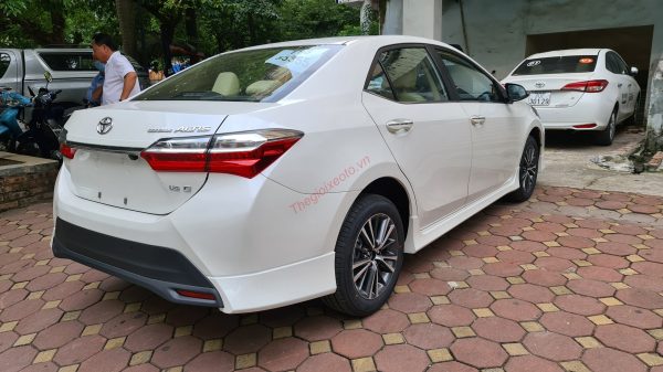 Hông xe Corolla Altis 2022