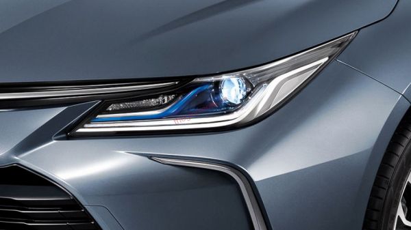 ngoại thất toyota corolla altis 2020 nhập khẩu