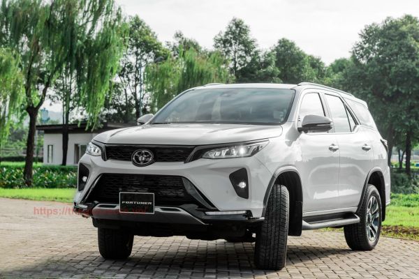 ngoại thất Toyota Fortuner Legender 2021