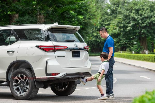 tính năng đá cốp trên toyota fortuner legender 2022