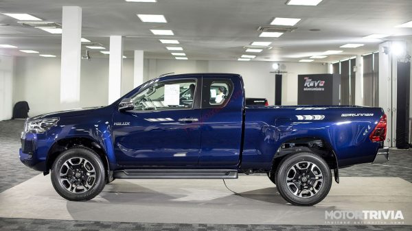 Phần thân xe Hilux 2021