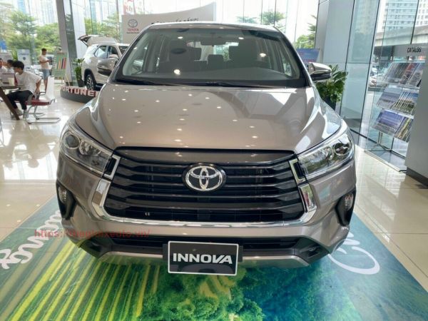 đầu xe toyota innova 2021