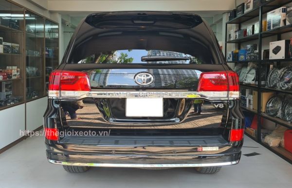 đuôi xe Toyota Land Cruiser 2020-2021 độ Body Kit