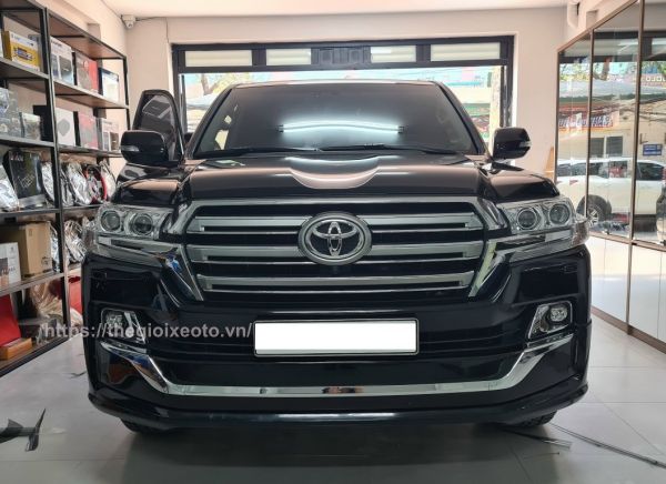 đầu xe Toyota Land Cruiser 2020-2021 độ Body Kit