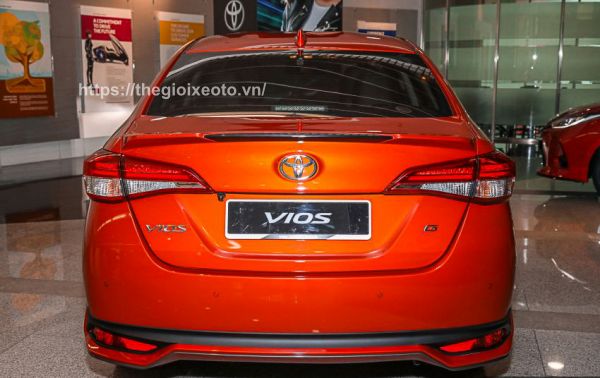 đuôi xe Toyota Vios 2021