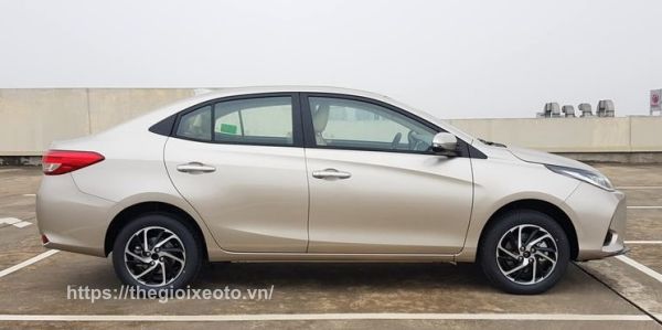Vios 2022 màu vàng cát