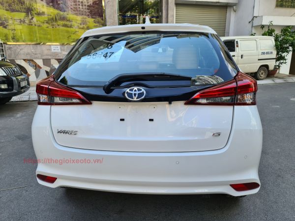 đuôi xe Toyota Yaris 2021