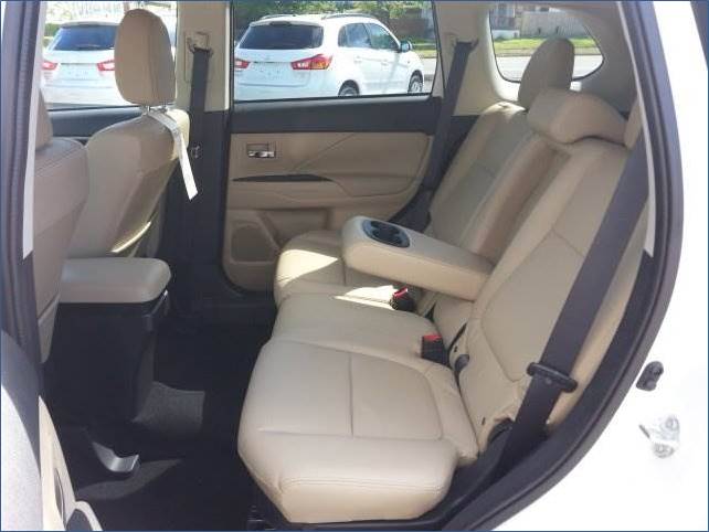 ghe-sau-tua-tay-xe-mitsubishi-outlander