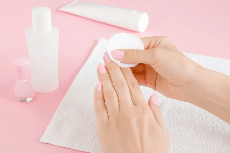 nước rửa móng tay