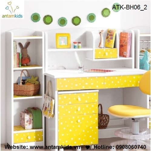 Bàn học trẻ em ATK-BH06 giá tốt nhất cho bé| Noi That Tre Em AnTamKids.vn, màu vàng chấm trắng kiểu nhật bản