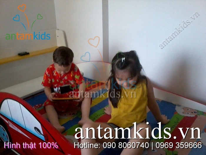 Giường ô tô 2 tầng cho bé trai sanh dieu tuyet dep - Giuong xe hoi 2 tang AnTamKids.vn